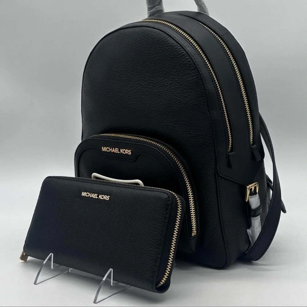 Michael Kors Medium Jaycee Backpack & Continental Wallet
Wristlet Black - Picture 3 of 12